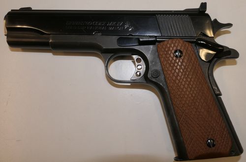 Halbautomatische Pistole Colt 1911 A1 konfigurierte Version .45ACP